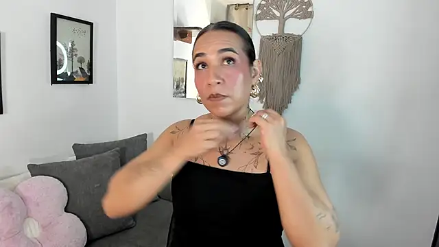 Snapshot of electra_hunt chatting on 27, 5, 2026 electra hunt online show from 27, 5, 2026