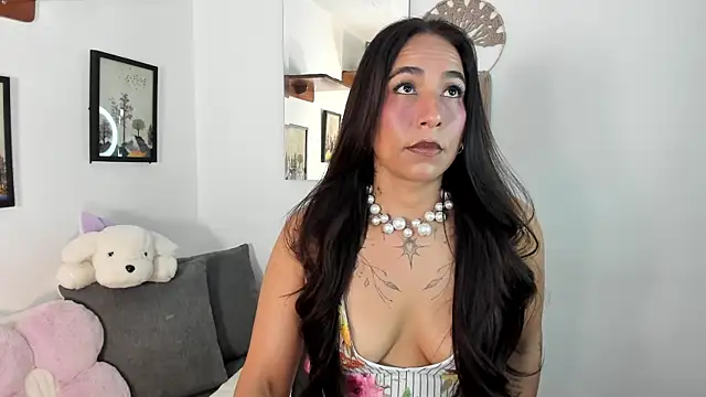 Snapshot of electra_hunt chatting on 6, 6, 2026 electra hunt online show from 6, 6, 2026