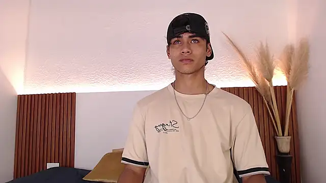 Snapshot of zander_2120 chatting on 7, 12, 2024 zander 2120 online show from 7, 12, 2024