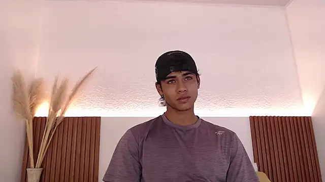 Snapshot of zander_2120 chatting on 12, 12, 2024 zander 2120 online show from 12, 12, 2024