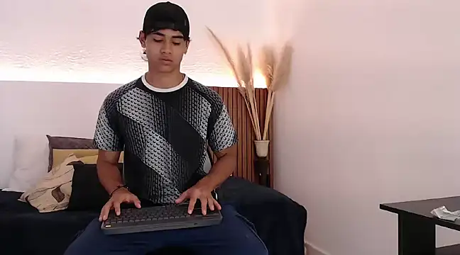 Snapshot of zander_2120 chatting on 22, 12, 2024 zander 2120 online show from 22, 12, 2024