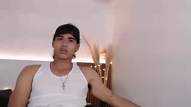 Snapshot of zander_2120 chatting on 4, 1, 2025 zander 2120 online show from 4, 1, 2025