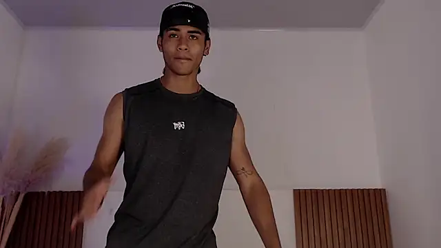 Snapshot of zander_2120 chatting on 12, 3, 2025 zander 2120 online show from 12, 3, 2025