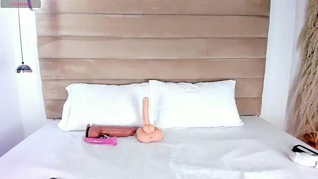 Snapshot of IsabellaJonns chatting on 9, 2, 2025 IsabellaJonns online show from 9, 2, 2025