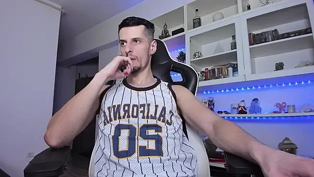 Snapshot of ToddClaytonn chatting on 8, 2, 2025 ToddClaytonn online show from 8, 2, 2025