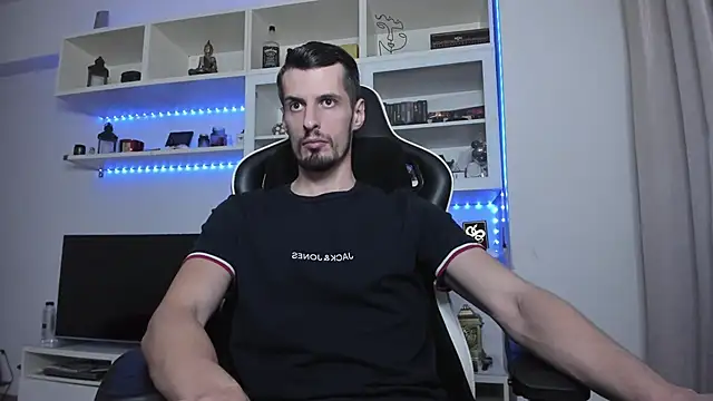 Snapshot of ToddClaytonn chatting on 13, 10, 2025 ToddClaytonn online show from 13, 10, 2025