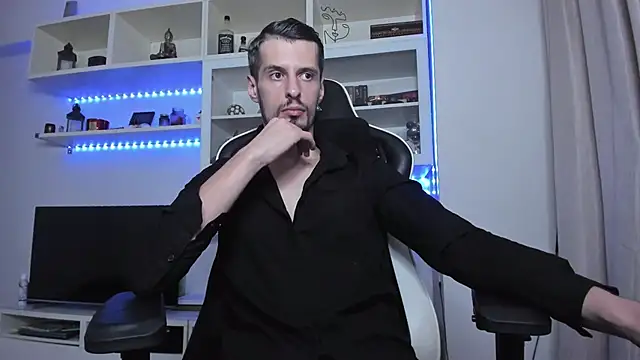 Snapshot of ToddClaytonn chatting on 14, 10, 2025 ToddClaytonn online show from 14, 10, 2025