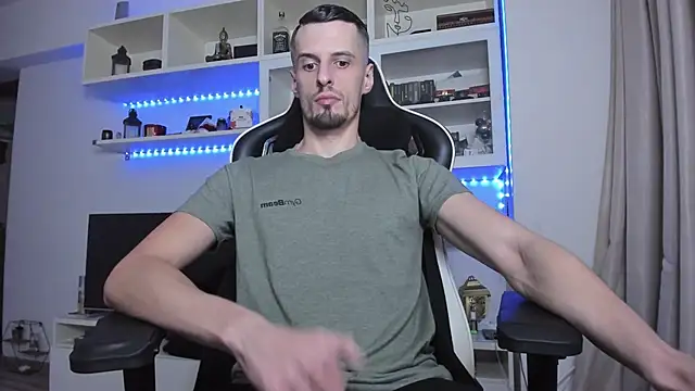 Snapshot of ToddClaytonn chatting on 6, 11, 2025 ToddClaytonn online show from 6, 11, 2025