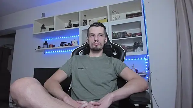 Snapshot of ToddClaytonn chatting on 15, 11, 2025 ToddClaytonn online show from 15, 11, 2025