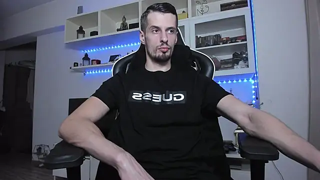 Snapshot of ToddClaytonn chatting on 19, 11, 2025 ToddClaytonn online show from 19, 11, 2025