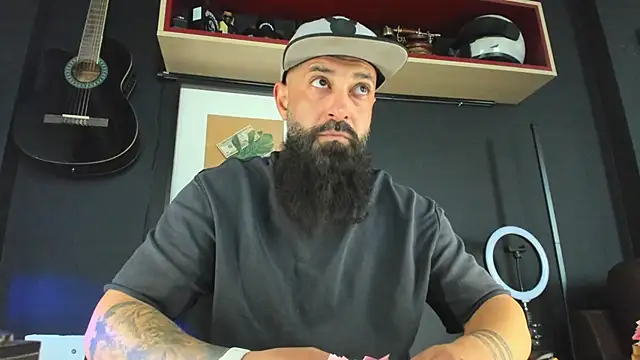 axxelrich  online show from 2, 2, 2025