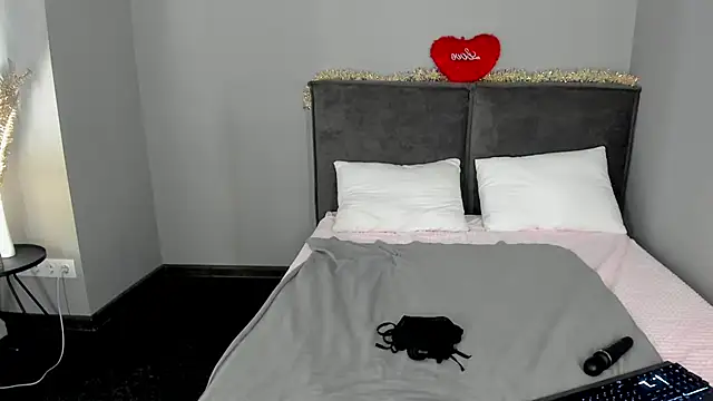 MuscleXXXBarbie online show from 14, 2, 2026