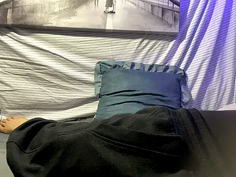 Snapshot of BigMac1596 chatting on 25, 9, 2025 BigMac1596 online show from 25, 9, 2025