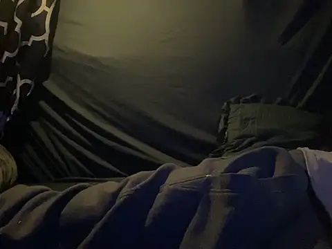 Snapshot of BigMac1596 chatting on 3, 10, 2025 BigMac1596 online show from 3, 10, 2025