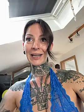 Snapshot of BrownieyQueen chatting on 20, 6, 2026 BrownieyQueen online show from 20, 6, 2026