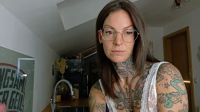Snapshot of BrownieyQueen chatting on 11, 7, 2026 BrownieyQueen online show from 11, 7, 2026