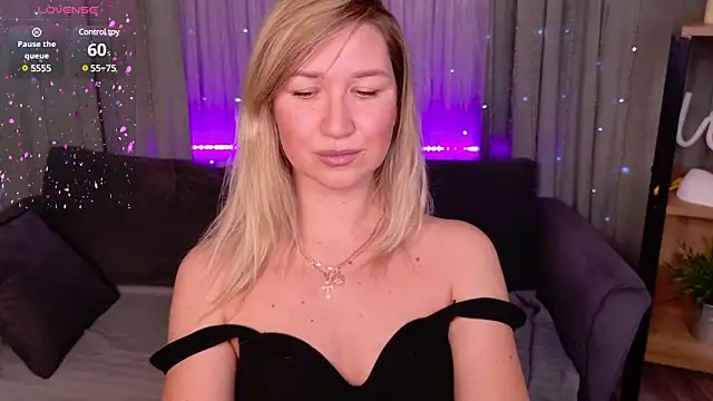 Snapshot of MilaBott chatting on 2, 2, 2025 MilaBott online show from 2, 2, 2025