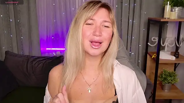 Snapshot of MilaBott chatting on 10, 9, 2025 MilaBott online show from 10, 9, 2025