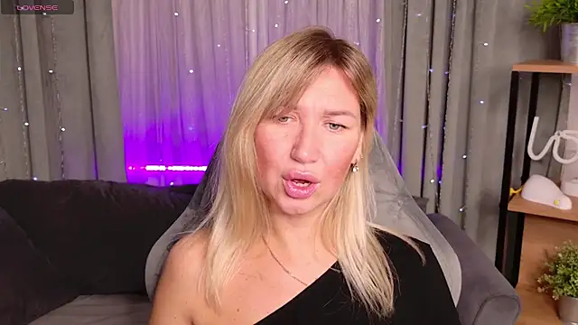 Snapshot of MilaBott chatting on 17, 9, 2025 MilaBott online show from 17, 9, 2025