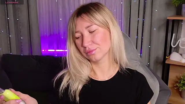 Snapshot of MilaBott chatting on 18, 9, 2025 MilaBott online show from 18, 9, 2025