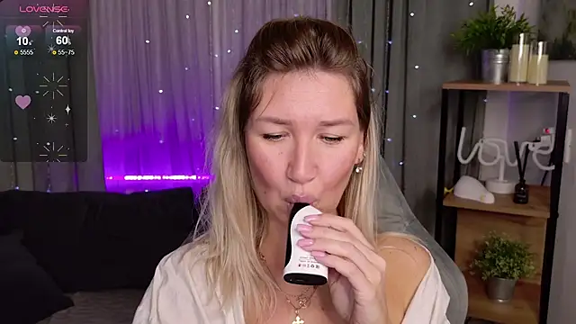 Snapshot of MilaBott chatting on 19, 9, 2025 MilaBott online show from 19, 9, 2025