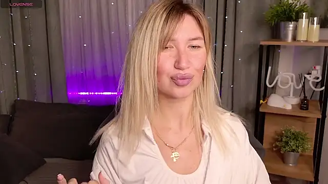 Snapshot of MilaBott chatting on 22, 9, 2025 MilaBott online show from 22, 9, 2025