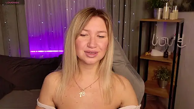 Snapshot of MilaBott chatting on 12, 10, 2025 MilaBott online show from 12, 10, 2025