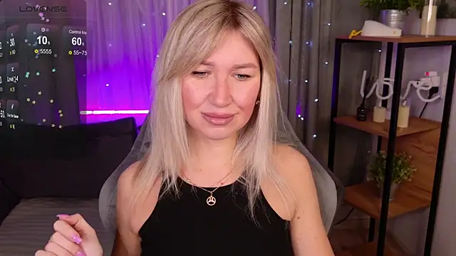 Snapshot of MilaBott chatting on 15, 11, 2025 MilaBott online show from 15, 11, 2025