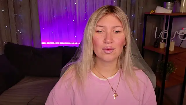 Snapshot of MilaBott chatting on 18, 11, 2025 MilaBott online show from 18, 11, 2025