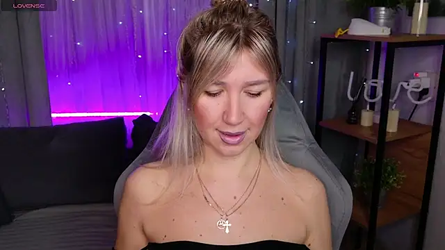 Snapshot of MilaBott chatting on 21, 11, 2025 MilaBott online show from 21, 11, 2025