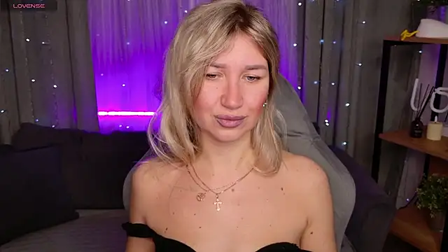 Snapshot of MilaBott chatting on 23, 11, 2025 MilaBott online show from 23, 11, 2025