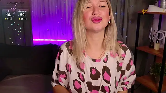 Snapshot of MilaBott chatting on 1, 12, 2025 MilaBott online show from 1, 12, 2025