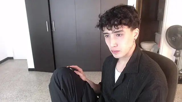 gojo satoru 18 online show from 27, 2, 2025