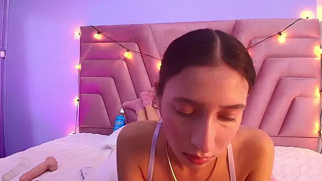 Snapshot of Beautifulskinny18 chatting on 8, 2, 2025 Beautifulskinny18 online show from 8, 2, 2025