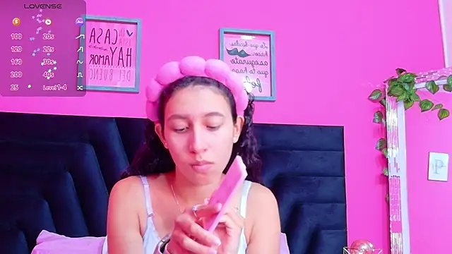 Snapshot of Beautifulskinny18 chatting on 28, 9, 2025 Beautifulskinny18 online show from 28, 9, 2025