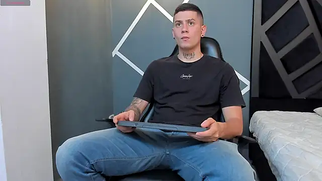 Yeiko Romero  online show from 25, 1, 2025