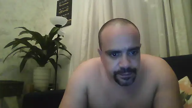 MonicaEGY online show from 2, 10, 2025