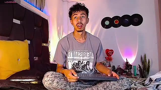 Snapshot of RyanRizzo chatting on 3, 12, 2024 RyanRizzo online show from 3, 12, 2024