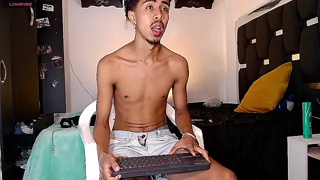 Snapshot of RyanRizzo chatting on 21, 12, 2024 RyanRizzo online show from 21, 12, 2024