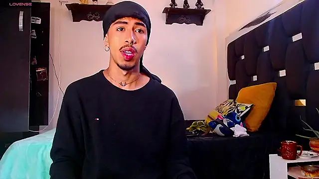 Snapshot of RyanRizzo chatting on 23, 12, 2024 RyanRizzo online show from 23, 12, 2024