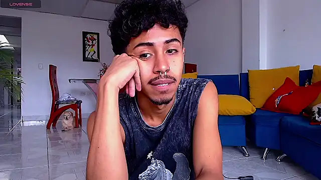 Snapshot of RyanRizzo chatting on 4, 1, 2025 RyanRizzo online show from 4, 1, 2025