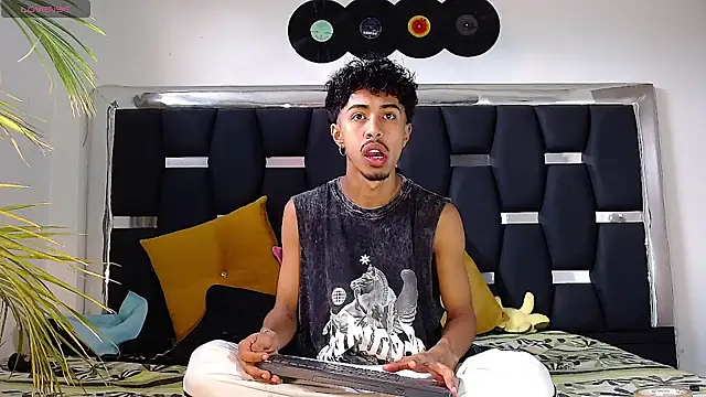 Snapshot of RyanRizzo chatting on 31, 1, 2025 RyanRizzo online show from 31, 1, 2025