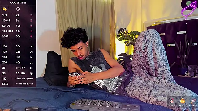 Snapshot of RyanRizzo chatting on 27, 2, 2025 RyanRizzo online show from 27, 2, 2025