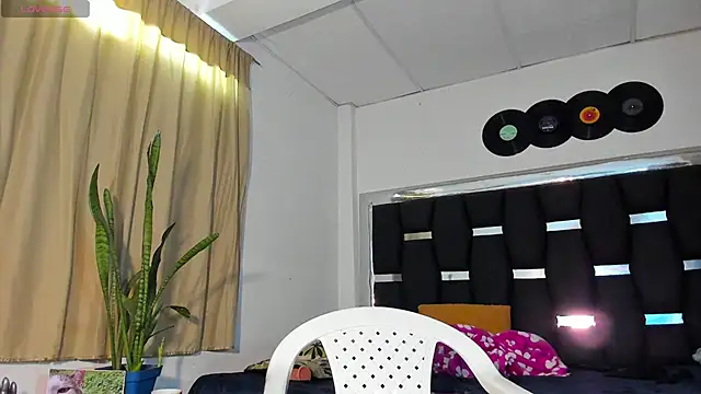 Snapshot of RyanRizzo chatting on 12, 3, 2025 RyanRizzo online show from 12, 3, 2025