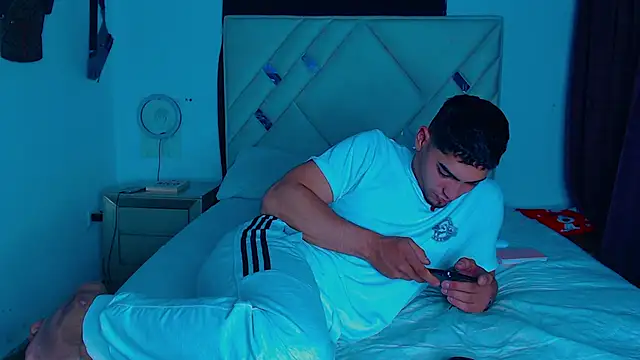 Rich boy01 online show from 17, 2, 2025