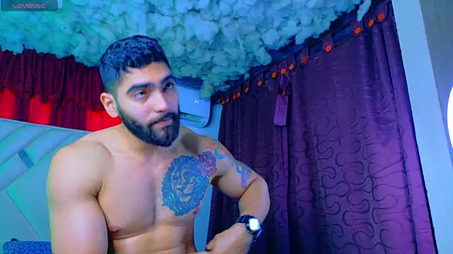 Rich boy01 online show from 15, 5, 2026