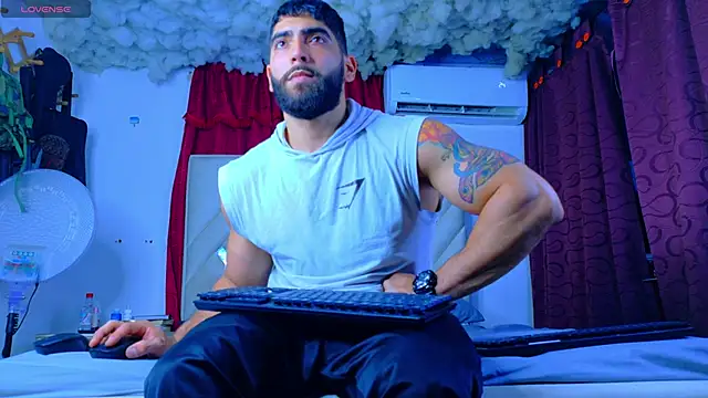 Rich boy01 online show from 27, 5, 2026