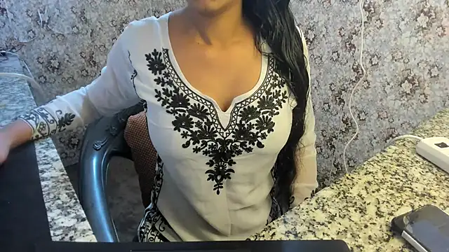 aarjulove online show from 10, 2, 2025