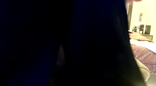 Snapshot of chhui_mui chatting on 12, 1, 2025 chhui mui online show from 12, 1, 2025