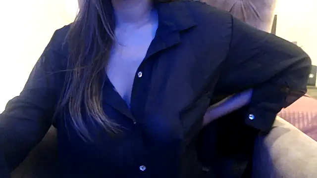 Snapshot of chhui_mui chatting on 20, 2, 2025 chhui mui online show from 20, 2, 2025